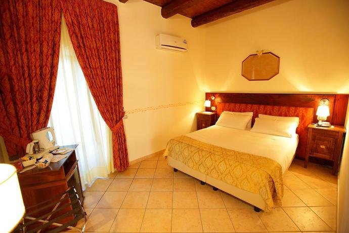 Фото Albergo La Fontanella