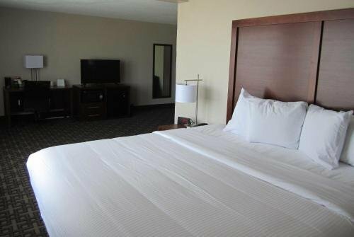 Гостиница Days Inn & Suites Grand Rapids Near Downtown в Гранд-Рапидс