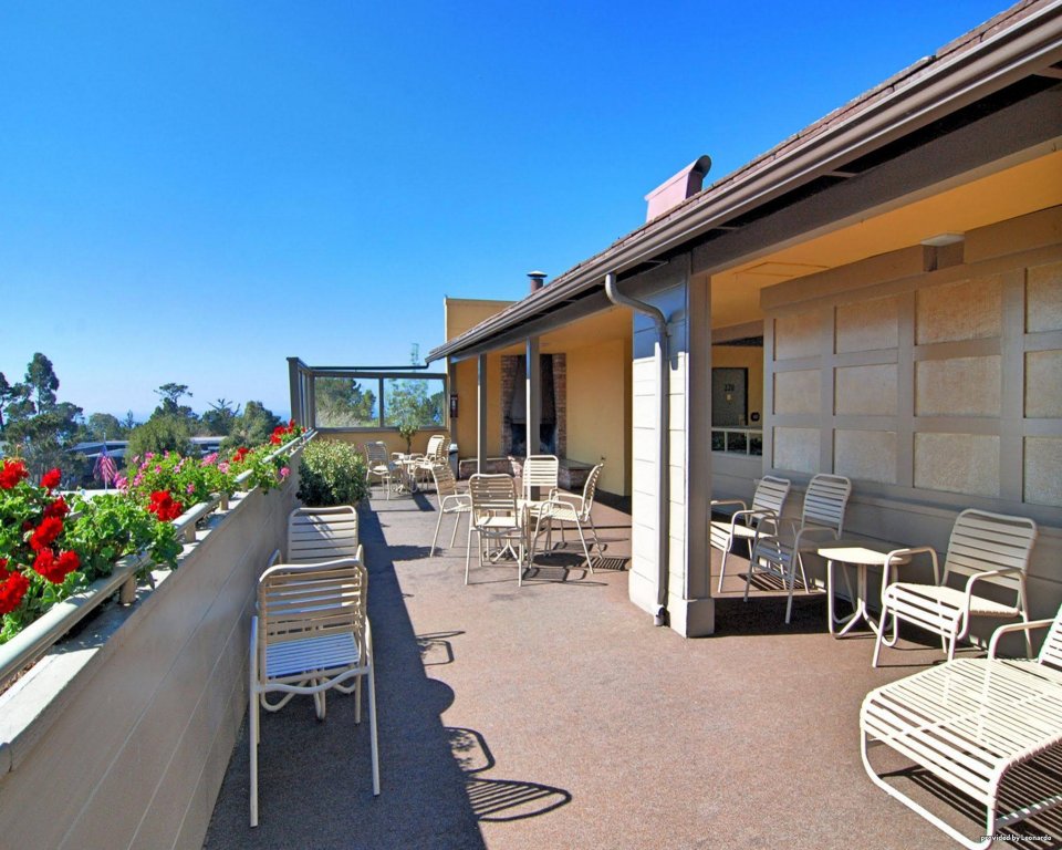 Фото Best Western Carmel's Town House Lodge