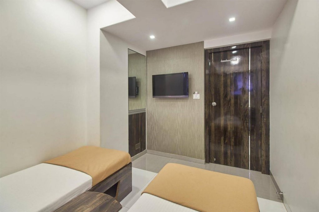 Фото Gulf Hotel Colaba