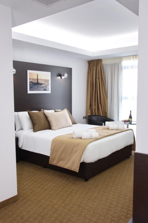 Фото Breeze Boutique Hotel