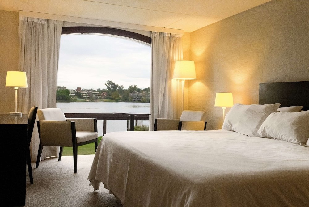 Фото Wyndham Garden Montevideo Carrasco