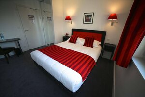 Hotel Restaurant Le Lion d'Or (Normandie, Departement Calvados, Arrondissement de Caen, Boulon, Rue de la République, 128), hotel