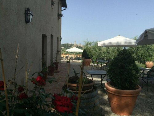 Внешний вид отеля Podere Sant'Elena в Сан-Джиминьяно, фото 4