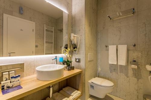 Фото Admiral Hotel