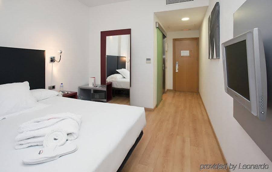 Фото Hotel Ilunion Aqua 3