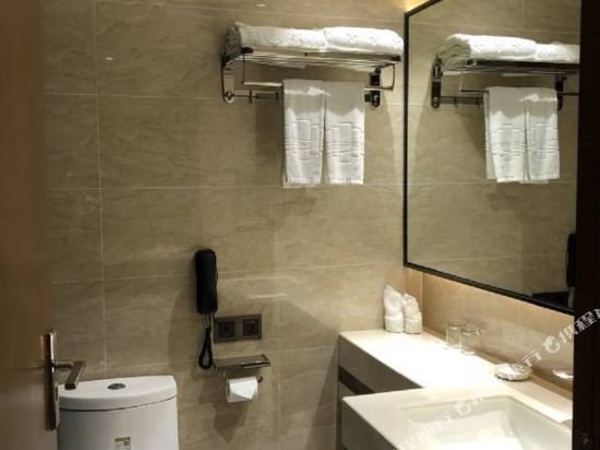 Фото New Pearl River Hotel