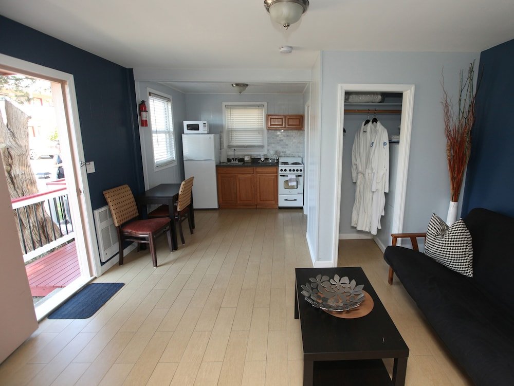 Фото Baywatch Hotel & Marina