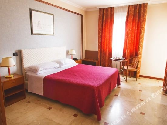 Фото Hotel Palace 2000