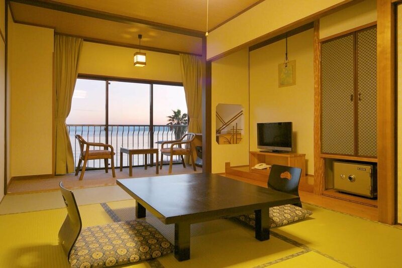 Гостиница Shodoshima Seaside Hotel Matsukaze