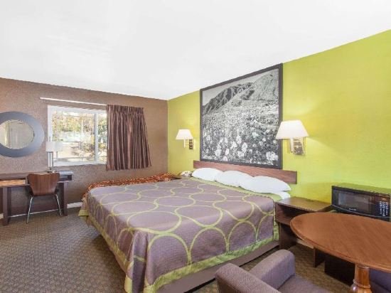 Фото Super 8 by Wyndham Los Angeles/Alhambra