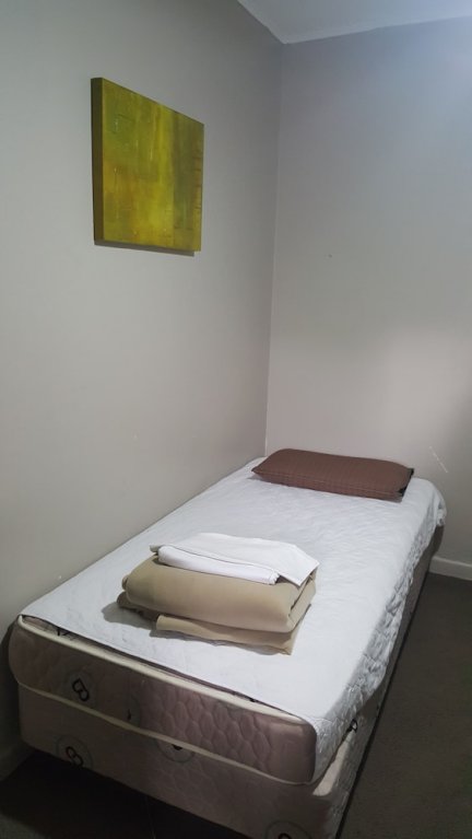 Фото Kiwi Airport Backpackers