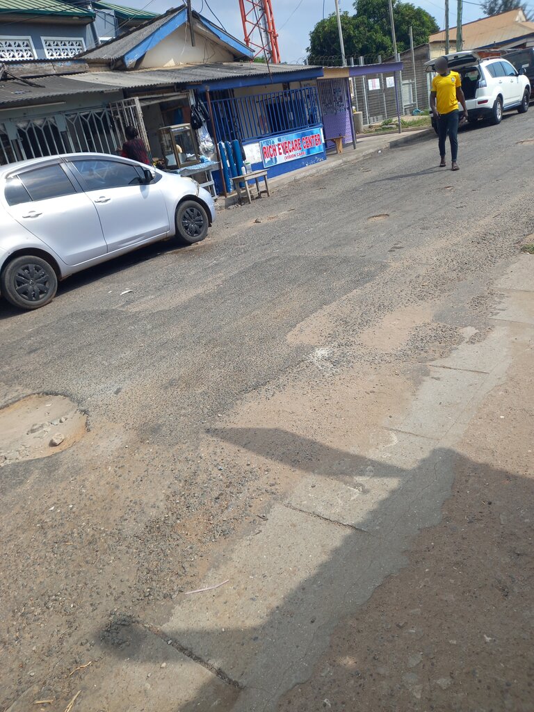 Medical center, clinic Rich, Accra, photo