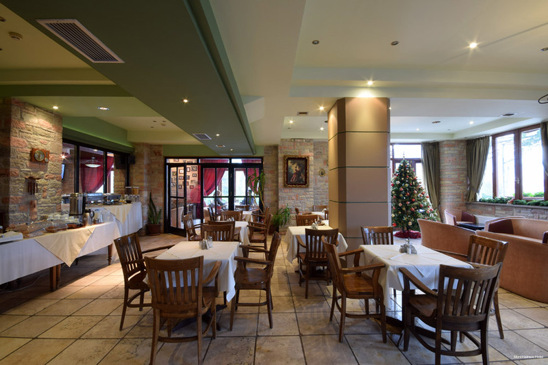 Фото Mont Helmos Hotel
