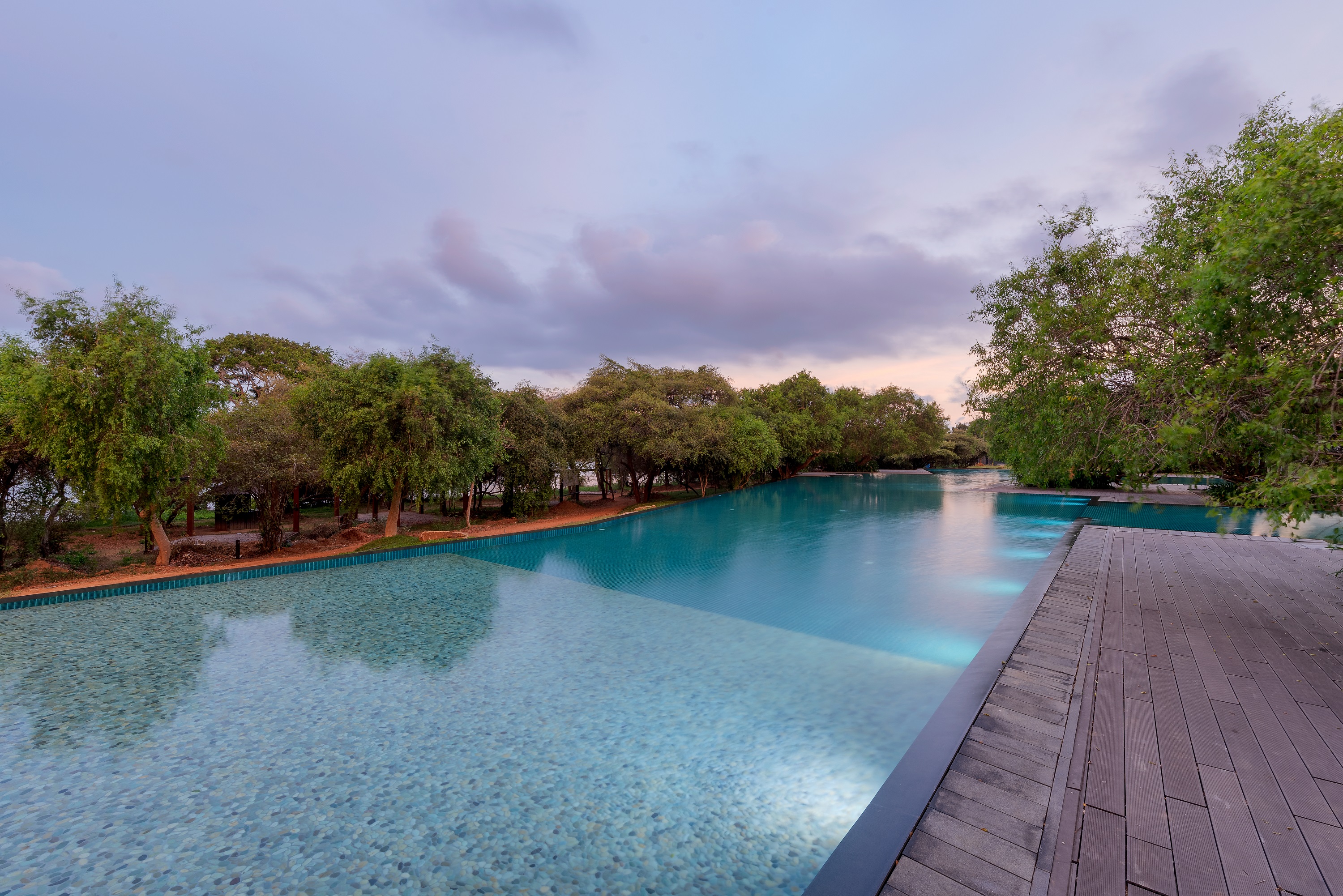 Фото DoubleTree by Hilton Weerawila Rajawarna Resort