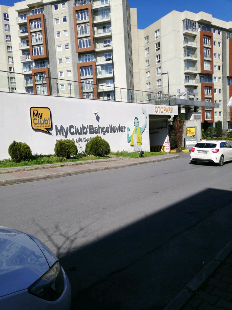 معدات حمامات السباحة Myclub Bahcelievler Pool ، اسطنبول، صورة
