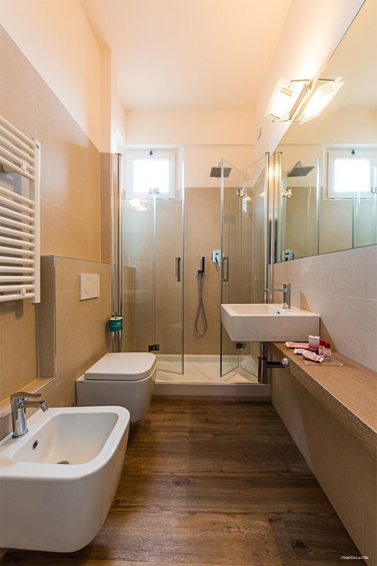 Фото Hotel De La Ville