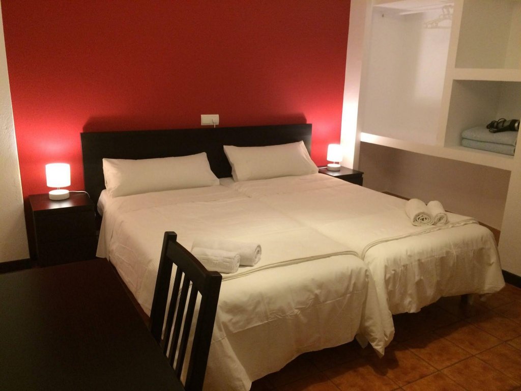 Фото Hostal Baleàric - Adults Only