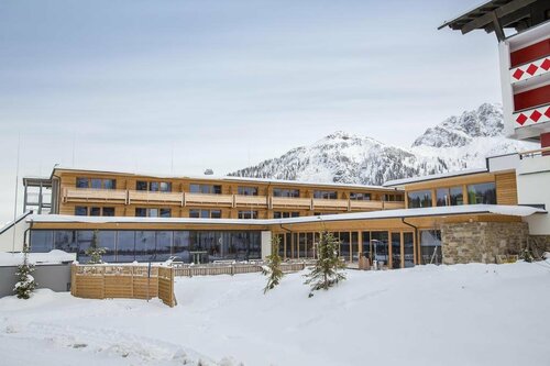 Внешний вид отеля Falkensteiner Family Hotel Sonnenalpe в Хермагор-Пресеггере Зе, фото 4