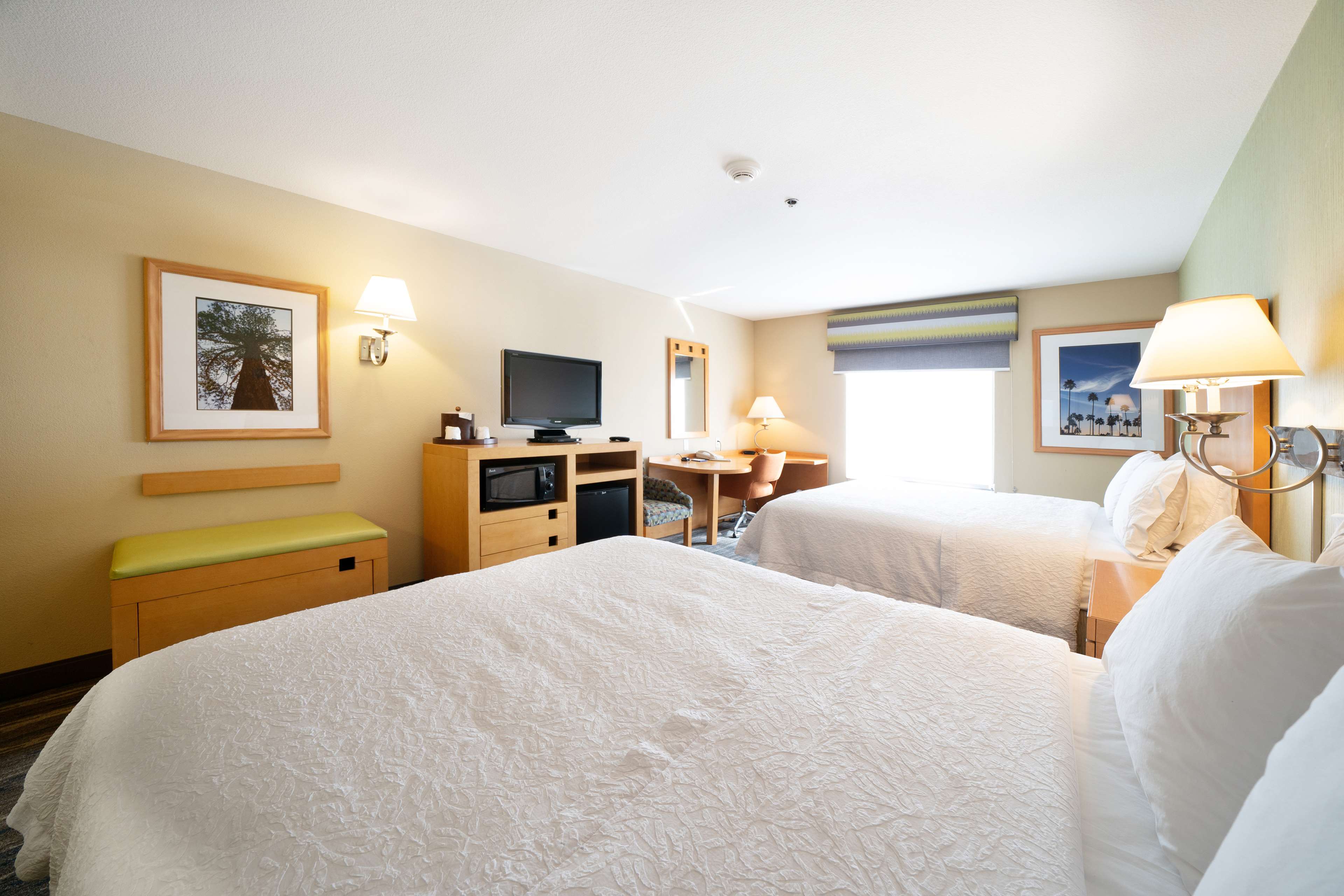 Фото Hampton Inn And Suites Madera