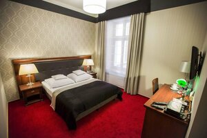 Hotel Europa (Województwo wielkopolskie, Kalisz, aleja Wolności, 5), hotel