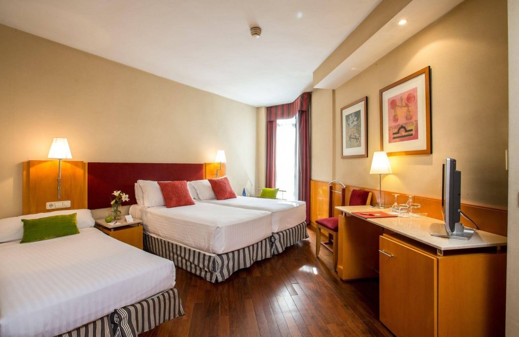 Фото Leonardo Hotel Madrid City Center