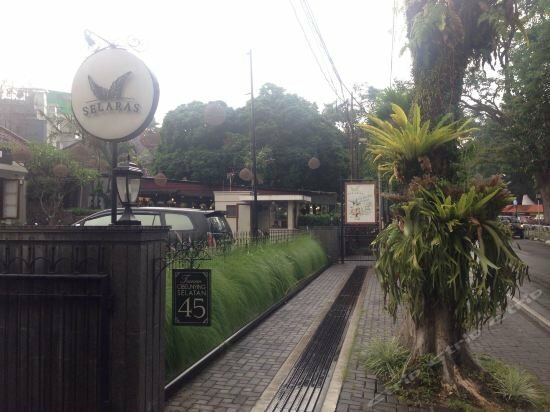 Hotel Selaras Guest House and Restaurant, Bandung, photo