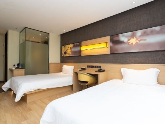 Фото Iu Hotel Shanghai Minhang Jiaotong University Dongchuan Road Subway Station Branch