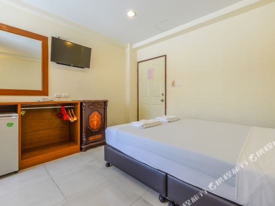 Фото Rambuttri House