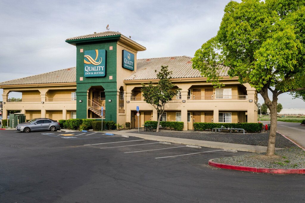 hotel - Quality Inn & Suites Lathrop - South Stockton - State of Califo...