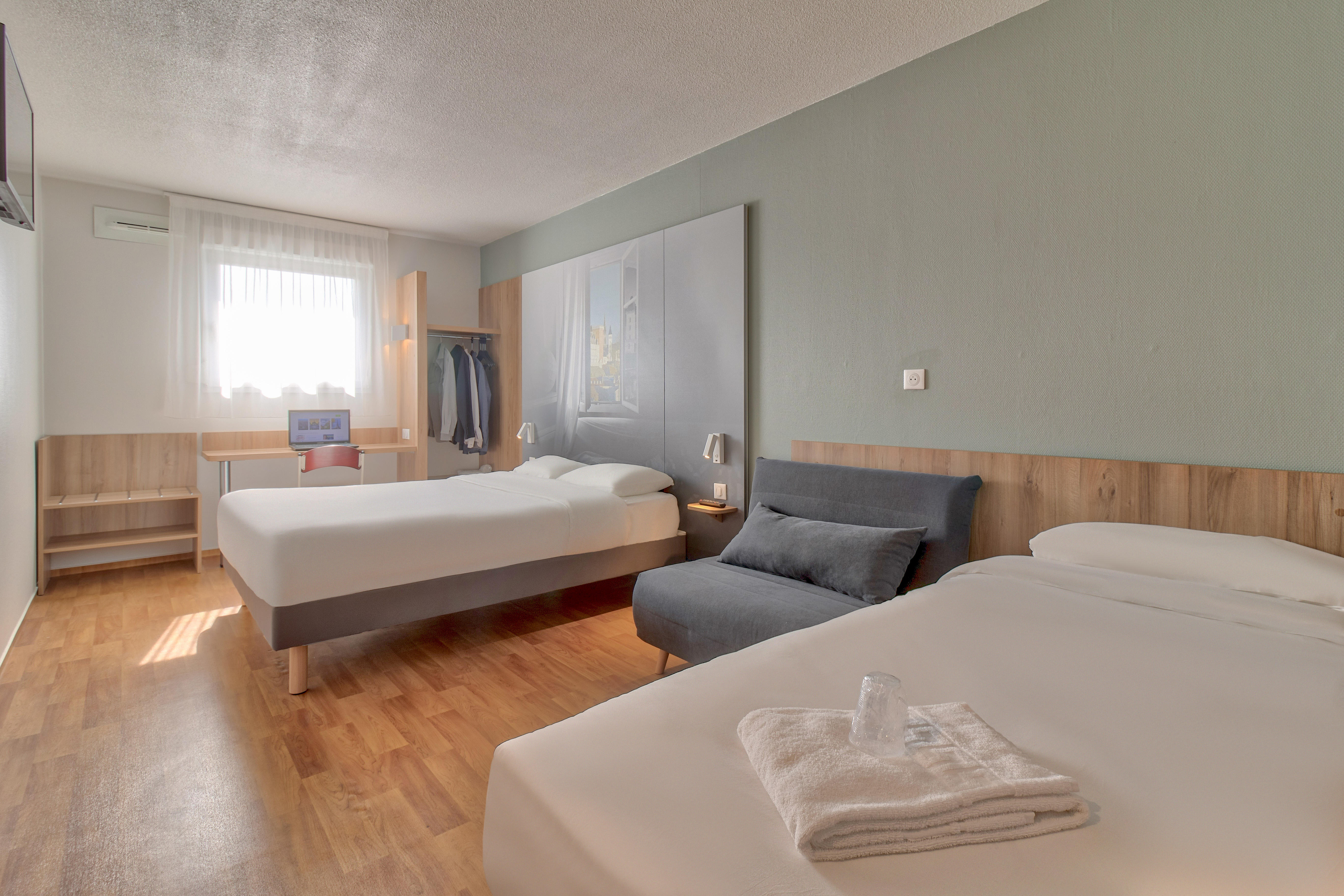 Фото B&b Hotel Pau Lescar