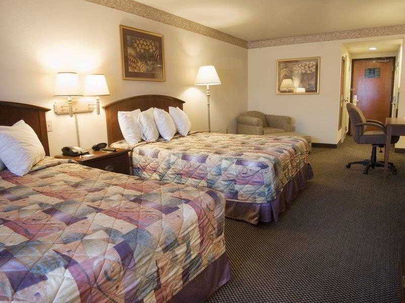 Фото Best Western Coyote Point Inn