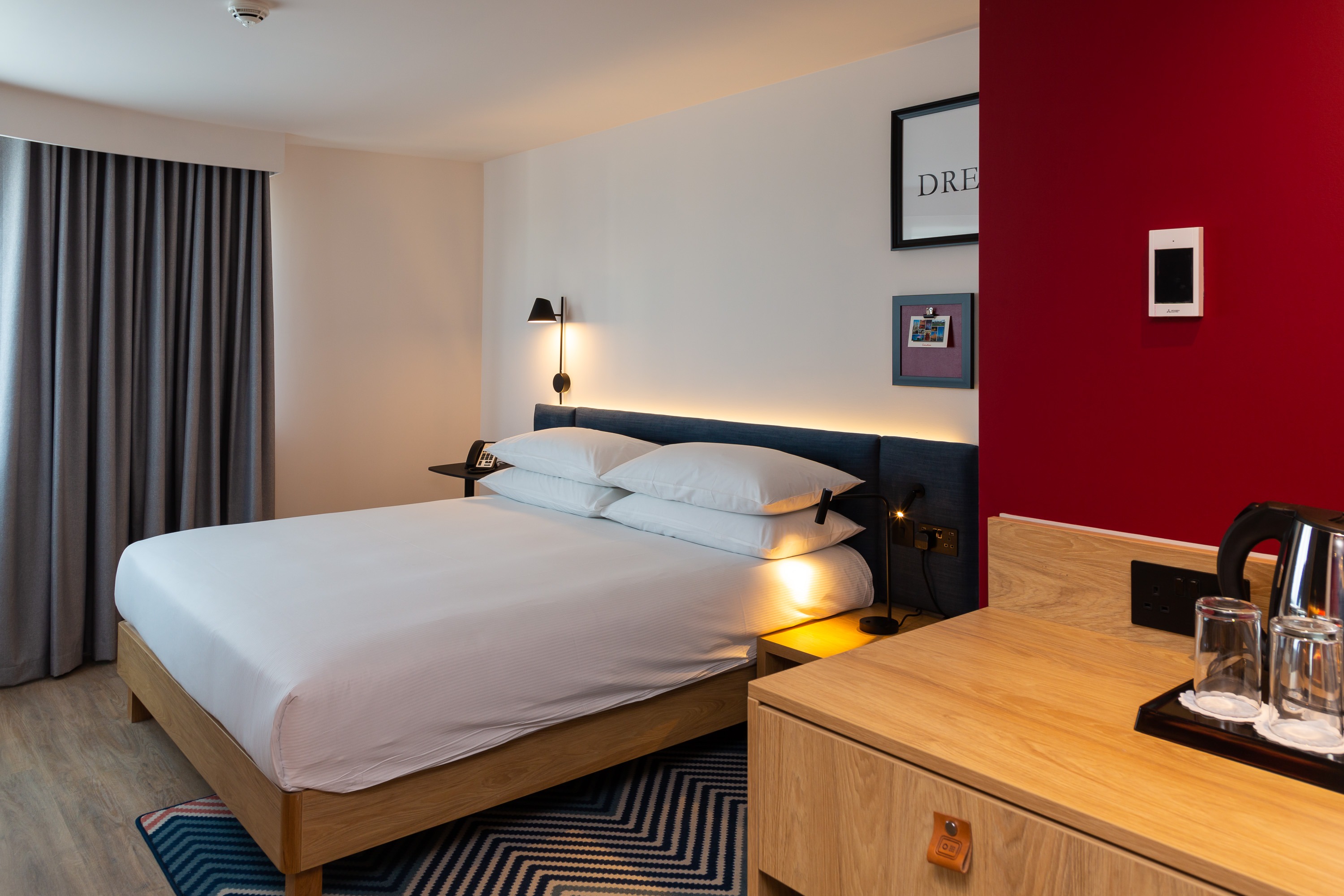 Фото Hampton by Hilton London Park Royal