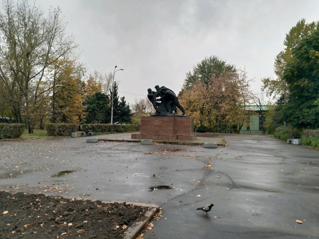 نصب تذكاري للحرب، مقبرة جماعية Monument to the First Communist Subbotnik ، موسكو، صورة