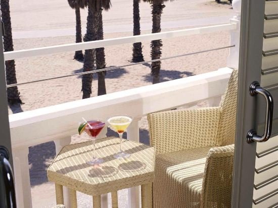 Фото Shutters on the Beach