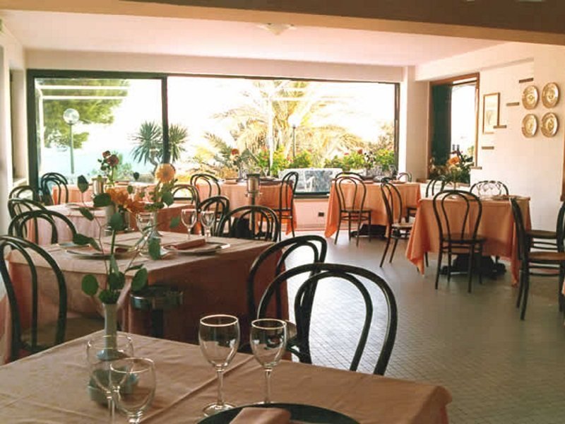 Фото Grotta Palazzese Beach Hotel