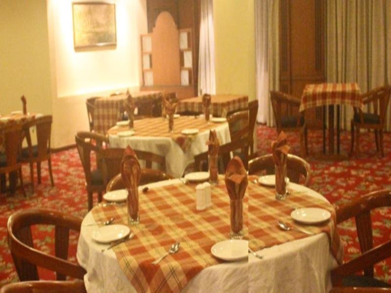 Фото Hotel Rang Sharda