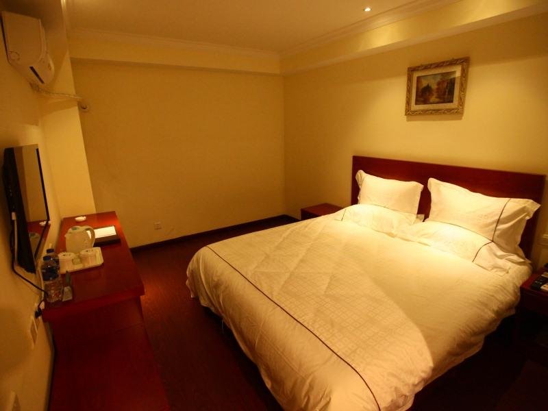 Фото GreenTree Inn Taiyuan Liuxiang Tongluo Bay Hotel