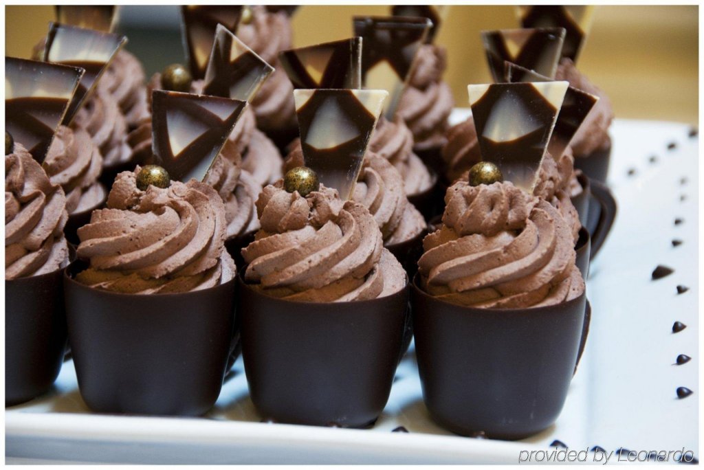 Фото Windsor Arms Hotel