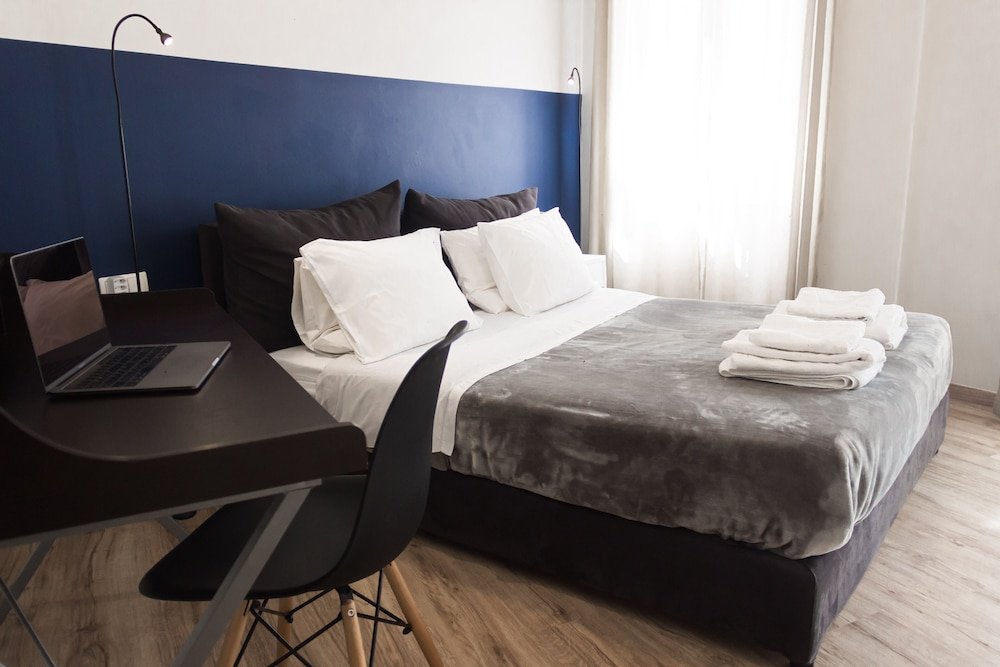 Фото The Central Boutique Αpartments