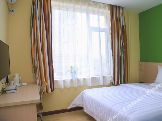 Фото 7 Days Inn Dalian Xian Road Business Center Xinggong Street Subway Station Branch