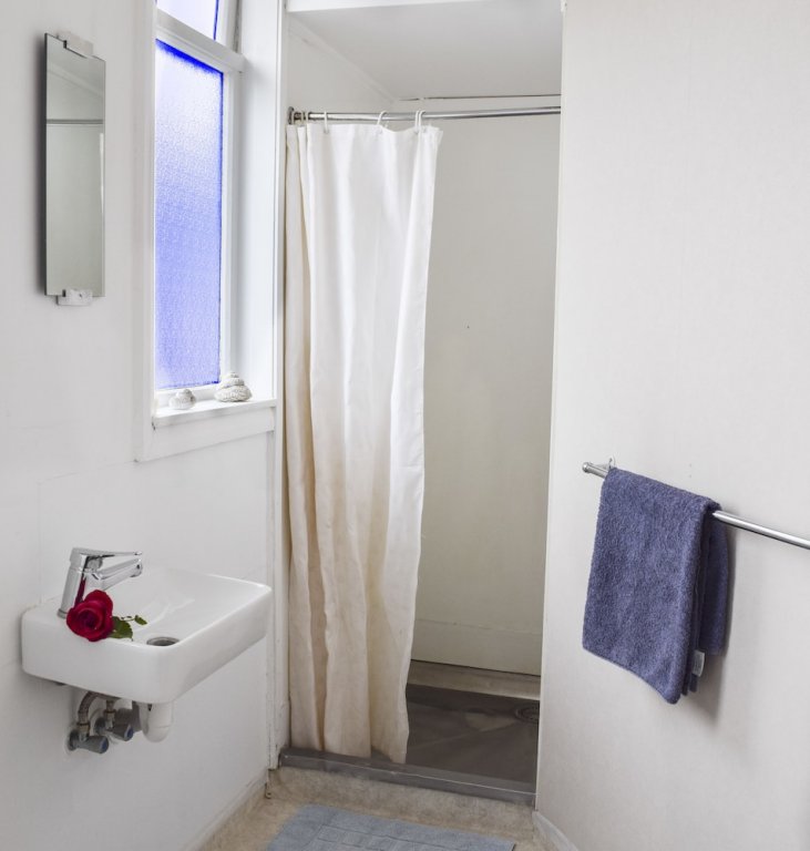 Фото 42b College House - Hostel