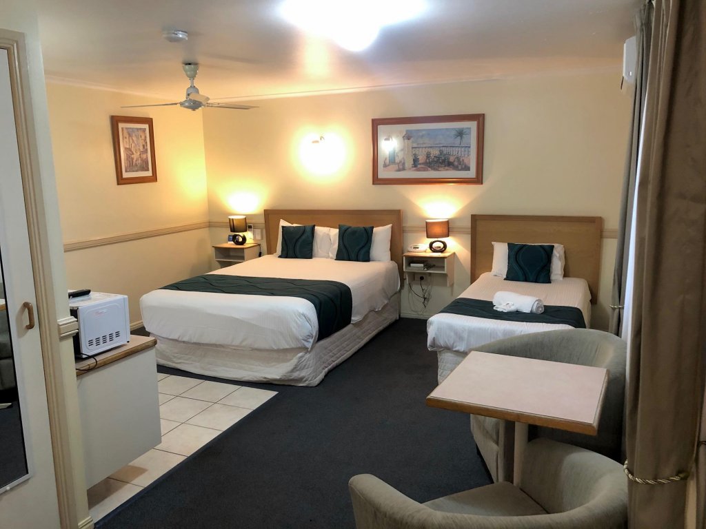 Фото Best Western Ambassador Motor Lodge