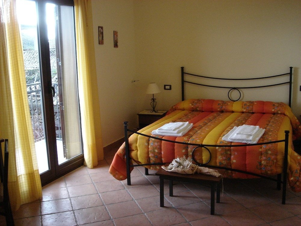 Фото La Porta dell'Etna