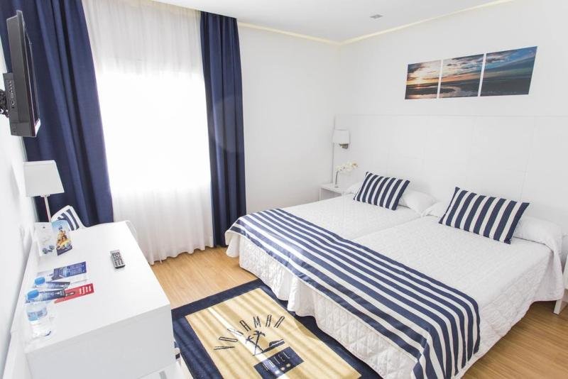 Фото Hotel Voramar Benidorm