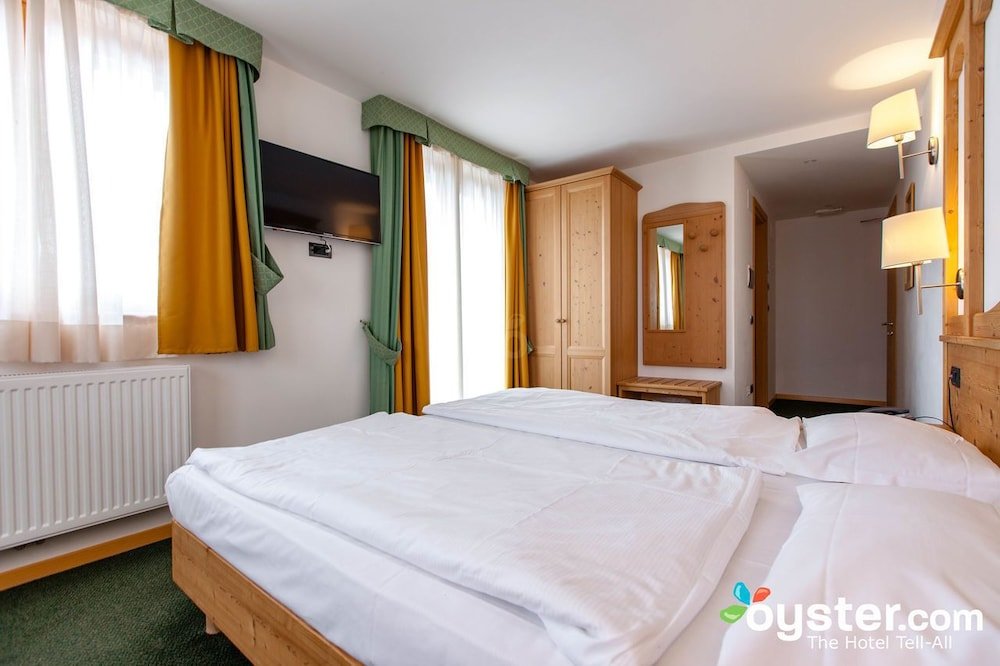 Фото Hotel Alpine Mugon