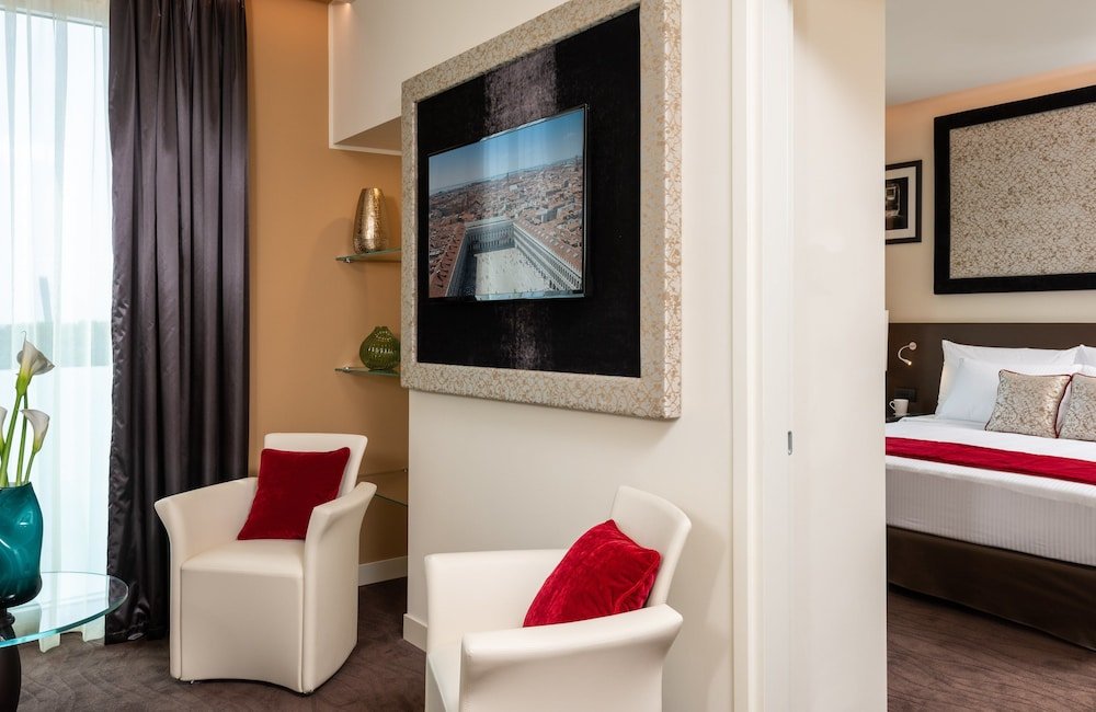 Фото Leonardo Royal Hotel Venice Mestre