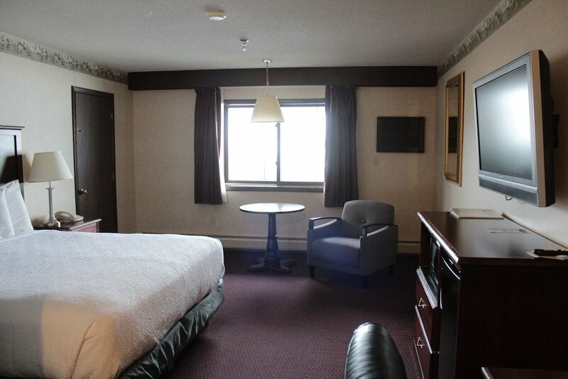 Гостиница Shiretown Inn & Suites