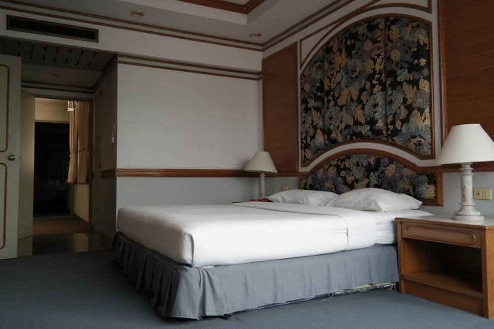 Фото Phuphaya Hotel