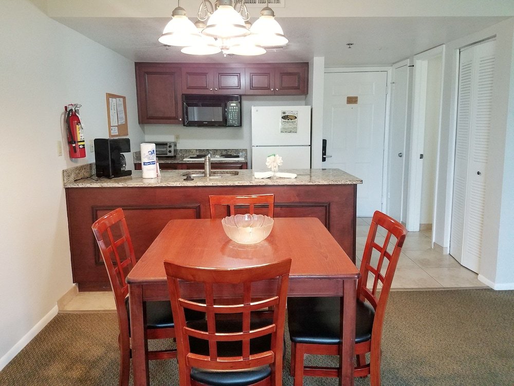 Фото Parc Corniche Condominium Suite Hotel